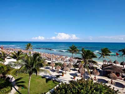 Vista panorámica de Bahia Principe, Riviera Maya - destino ideal para su traslado privado
