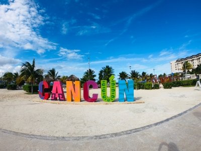 Vista panorámica de Cancun, Riviera Maya - destino ideal para su traslado privado